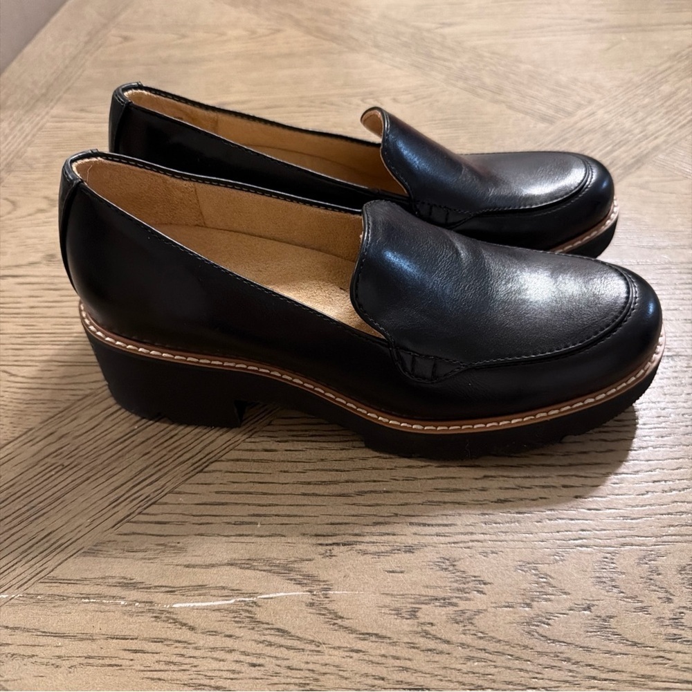 Naturalizer Women's Cabaret Slip On Loafer Black